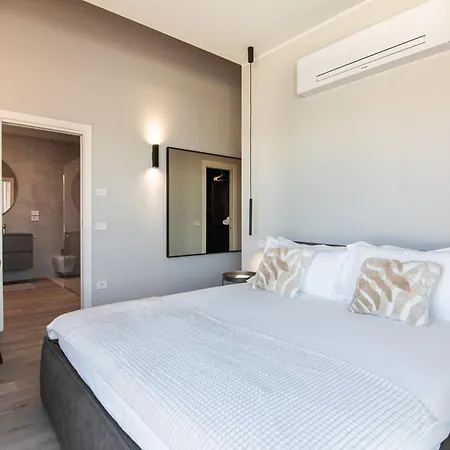 Villa Dorato Luxury Sabrina View *