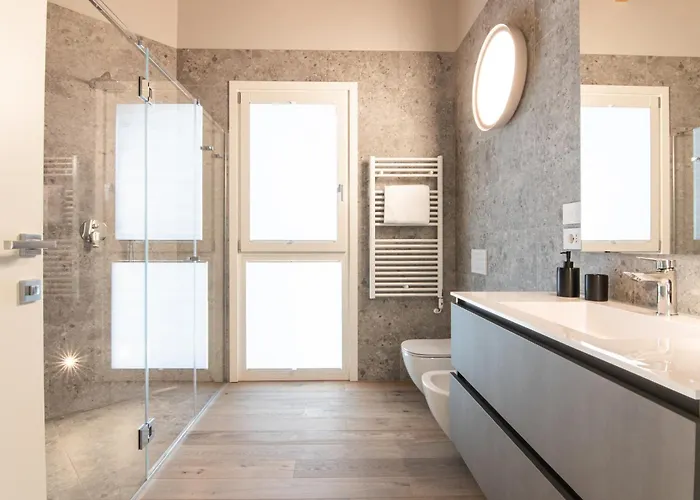 Lago Dorato Townhouse Sabrina By The Como Lake וילה