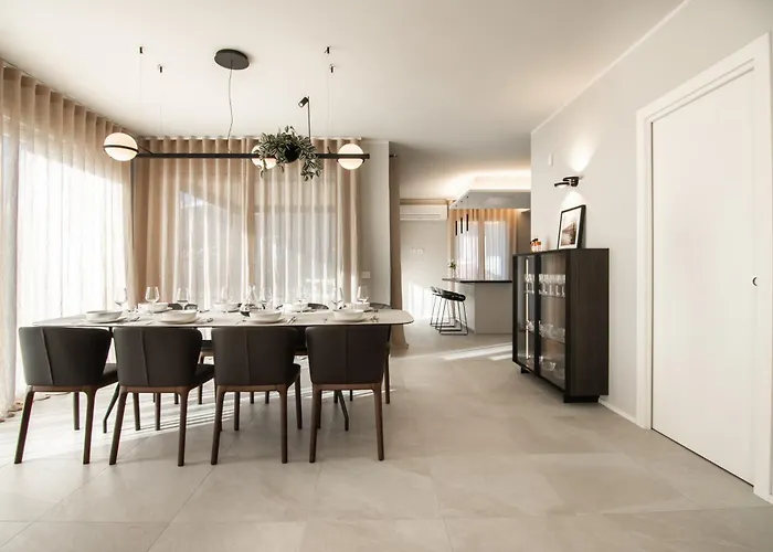 Lago Dorato Townhouse Sabrina By The Como Lake וילה